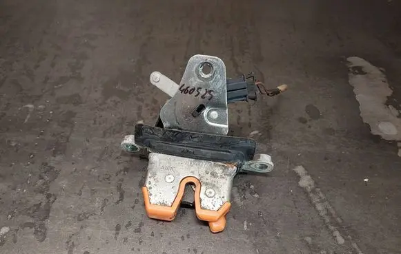 Skoda Octavia Mk1 (1U) Tailgate lock latch 1U6827501J