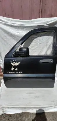Jeep Cherokee III KJ Front door