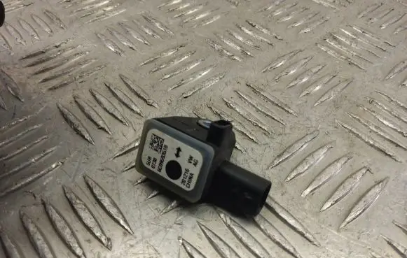 Volkswagen e-Up Airbag deployment crash/impact sensor 6C0959351B