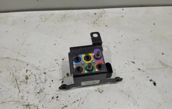 Volvo S90, V90 Air suspension valve block 31429823