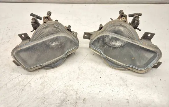 Volvo V70 Fog light set 8620229 8620228