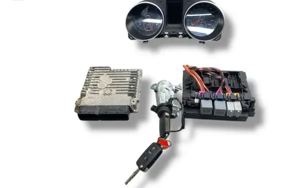 Volkswagen Golf VI Engine ECU kit and lock set 5K0937086C 03L906023B 5K0920960N