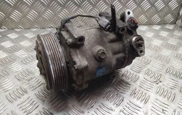 Volvo C30 Air conditioning (A/C) compressor (pump) 31291882