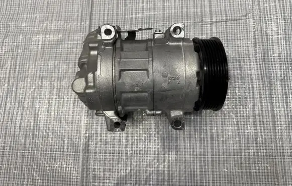 Jeep Avenger Air conditioning (A/C) compressor (pump) 9850821180