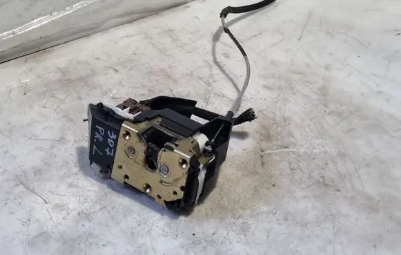 Peugeot 307 Front door lock