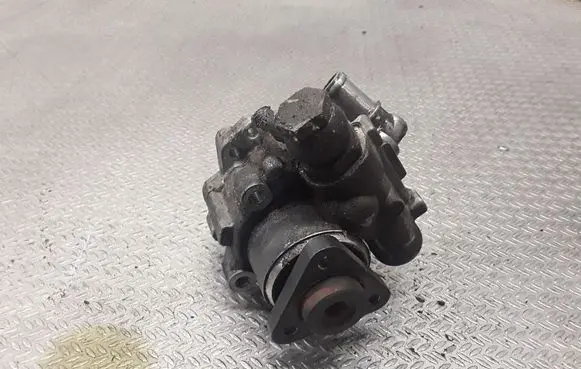 Volkswagen PASSAT B5 Power steering pump