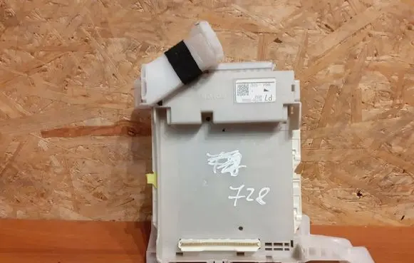 Lexus CT 200H Fuse box set 8273076030 728