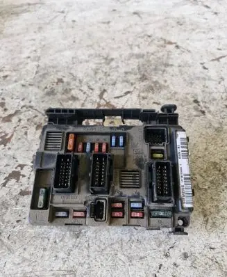 Citroen Berlingo Fuse module 9650618480 T0004Y8L0