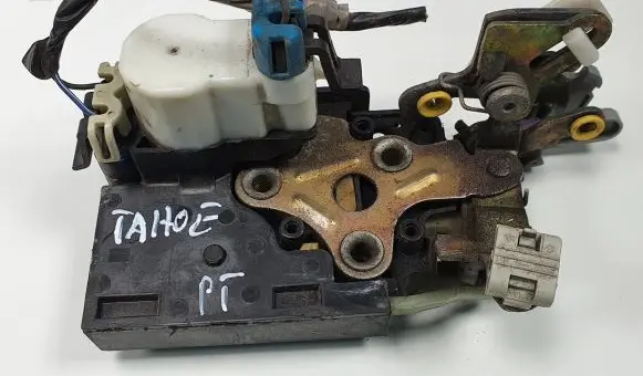 Chevrolet Tahoe Rear door lock 16637780