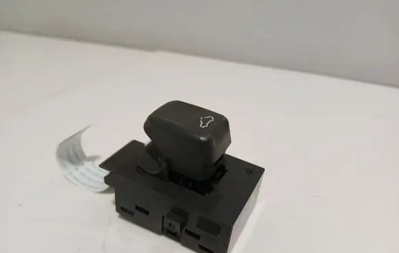 Volvo XC90 Sunroof switch 9168160