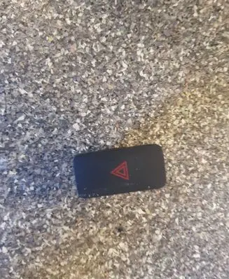Nissan Leaf I (ZE0) Hazard light switch