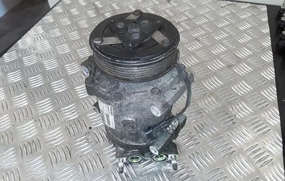 Volvo S60 Air conditioning (A/C) compressor (pump) 31348213