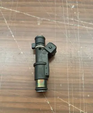 Citroen C5 Fuel injector 01f003a