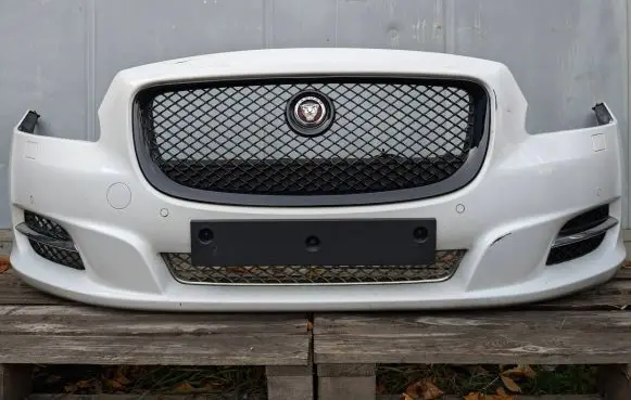 Jaguar XJ X351 Front bumper