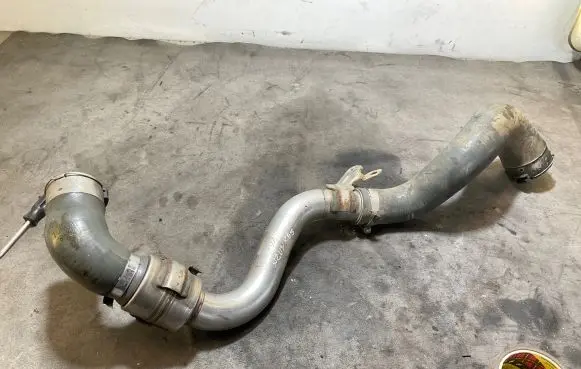 Renault Trafic III (X82) Intercooler hose/pipe