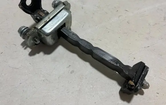 Toyota Auris E180 Front door check strap stopper