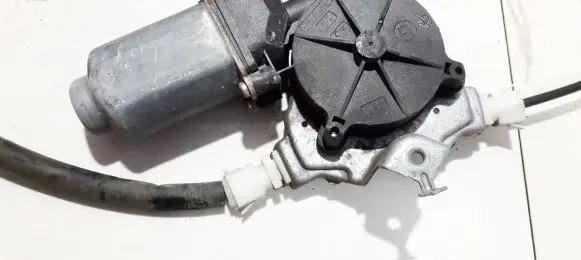 Nissan Almera N16 Front door window regulator motor 400601t4