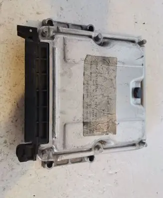 Peugeot 406 Engine control unit/module 0281001978