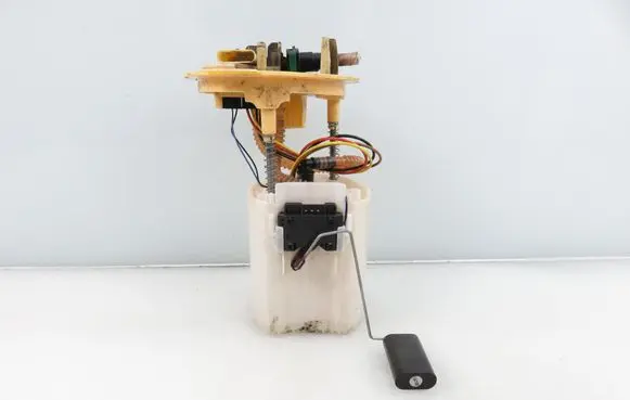 Mercedes-Benz A W176 In-tank fuel pump 2464701494