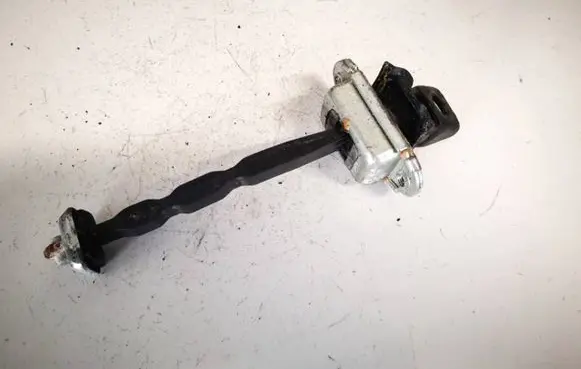 Skoda Octavia Mk2 (1Z) Rear door check strap stopper