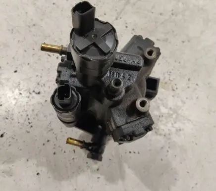 Renault Megane III Fuel injection high pressure pump 8200821184