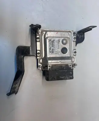 Hyundai i10 Engine control unit/module 3910104500 1E34827X 9001140694KF