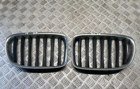 BMW X1 E84 Front bumper upper radiator grill 2993304