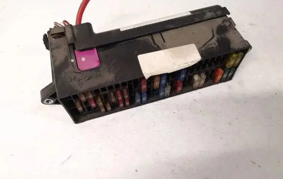 Volkswagen Touran I Fuse box set 1t1970099 1t1970043