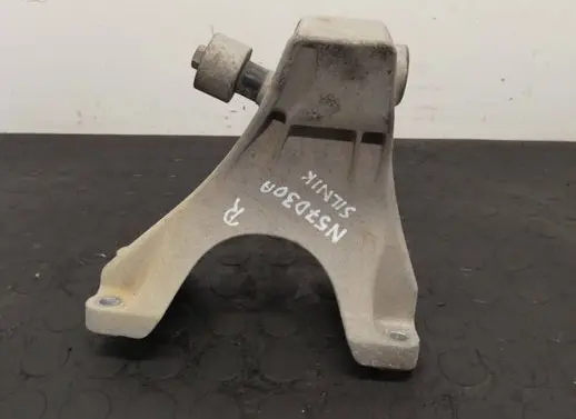 BMW 3 F30 F35 F31 Engine mounting bracket 4088802