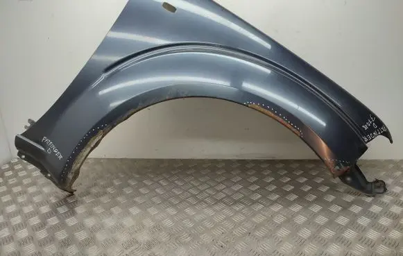 Nissan Pathfinder R51 Fender