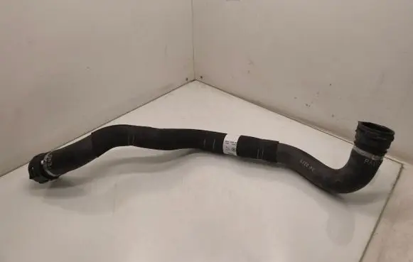 Land Rover Range Rover Sport L461 Engine coolant pipe/hose M8E28260AC