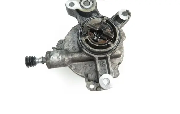 Ford C-MAX I Vacuum pump D1651C1