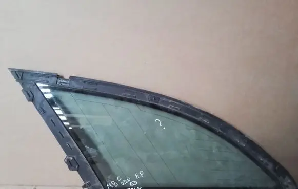 Mercedes-Benz C W203 Rear side window 43R001582