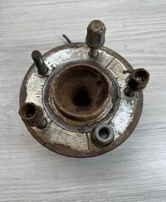 Dodge Journey Rear wheel hub
