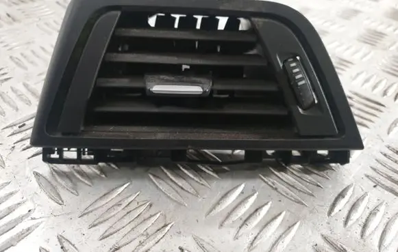 BMW 3 F30 F35 F31 Dash center air vent grill 9231970