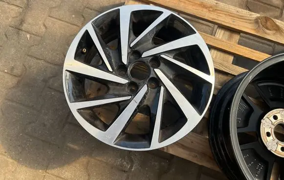 Volkswagen Polo VI R15 alloy rim 2G0601025R