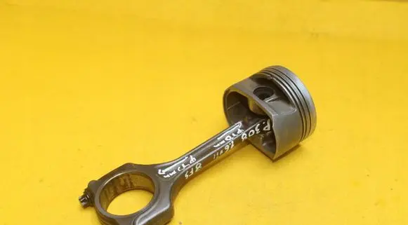Peugeot 308 Piston with connecting rod