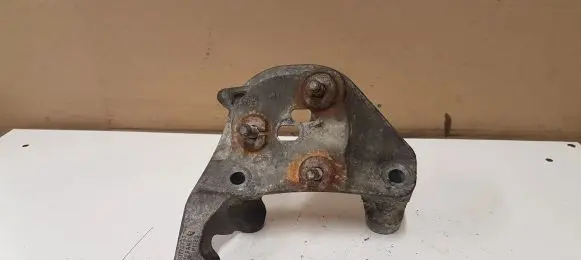 Volvo V40 Engine mounting bracket 30778783