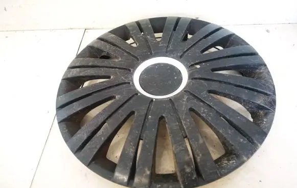 Volkswagen Golf IV R14 wheel hub/cap/trim 