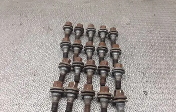 Citroen C4 II Picasso Nuts/bolts 