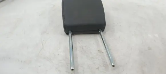 Land Rover Discovery 3 - LR3 Rear seat headrest 