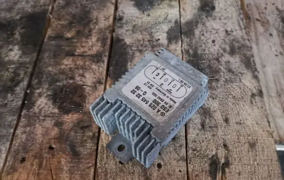 Coolant fan relay