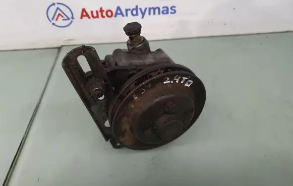 BMW 5 E34 Power steering pump 32411132998