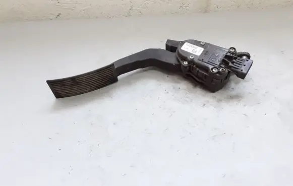 Nissan Navara D40 Accelerator throttle pedal 6PV93390102 18002EB400