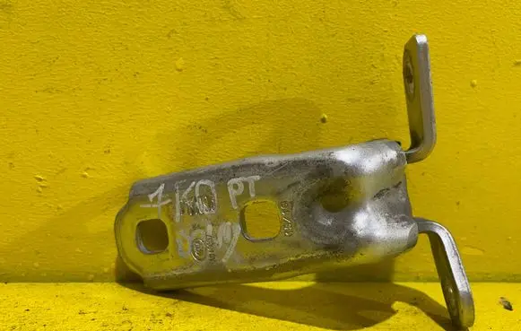 Chevrolet Orlando Rear door lower hinge 1244574324