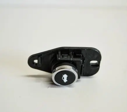 Dodge Challenger Tailgate/boot open switch button 68141864AA