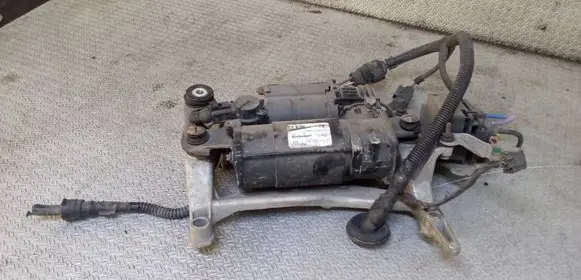 Audi Q7 4L Air suspension compressor/pump 7L8616006B 7L8616007