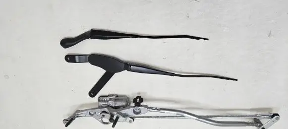 Mercedes-Benz C W206 Front wiper linkage and motor A2068202901