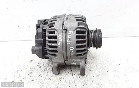 Audi A4 S4 B5 8D Generator/alternator 2111971202