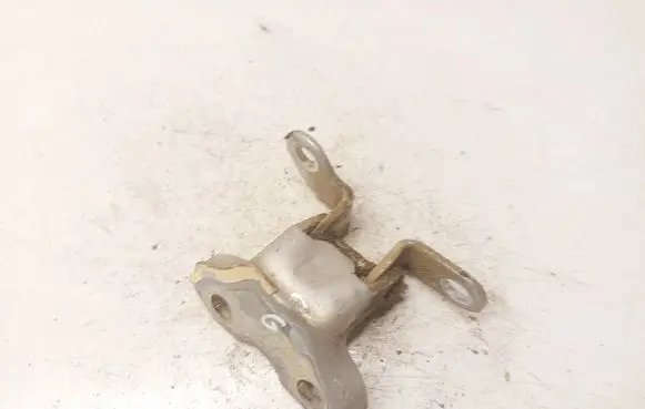 Toyota RAV 4 (XA30) Rear door lower hinge 